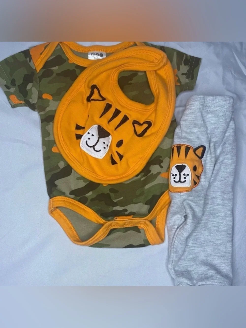 Baby boy Camo 3 piece set Size 0-3M